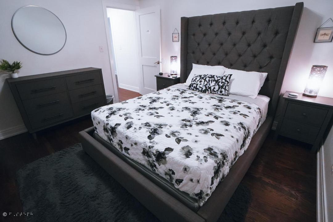 The Blue Golden Luxury Modern 3- Bedroom Apartment In Chicago Kültér fotó