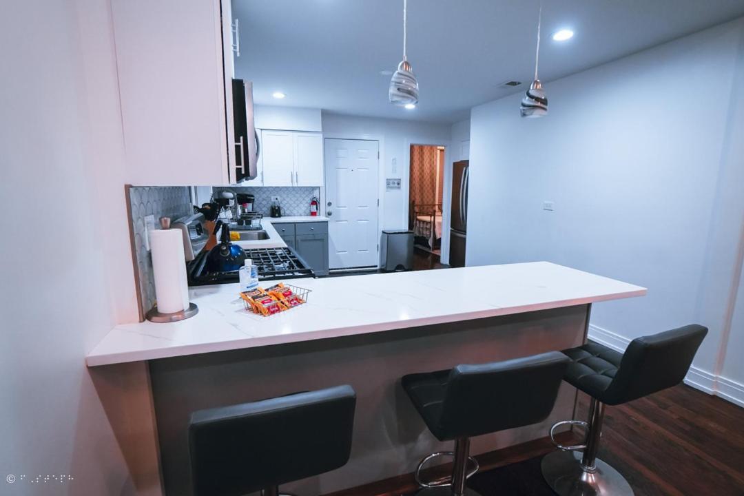 The Blue Golden Luxury Modern 3- Bedroom Apartment In Chicago Kültér fotó